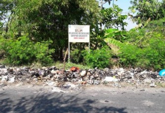Himbauan untuk tidak membuang sampah di sembarang tempat