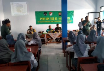 Program Non Fisik TMMD Kronjo Bagi Para Pelajar