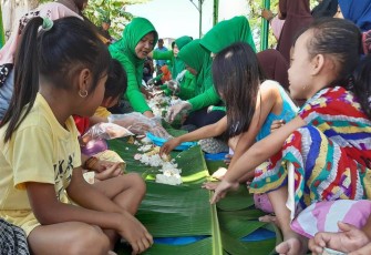 Anak-Anak Juga Ikut "Pesta Rakyat" di Lokasi TMMD