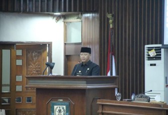 Gubernur Sampaikan Nota Penjelasan Raperda APBD-P 2018