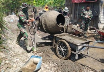 Tentara Demak Juga Beton Jalur Sekolah Anak-anak