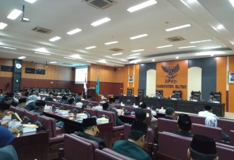 Suasana rapat Paripurna Penyampaian Nota Keuangan APBD-P tahun 2019 oleh Bupati Blitar di gedung DPRD Kabupaten Blitar.