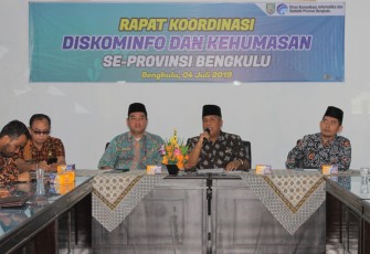 Kepala Dinas Komunikasi, Informatika dan Statistik Provinsi Bengkulu Jaduliwan memimpin Rapat Koordinasi Diskominfo dan Kehumasan Se-Provinsi Bengkulu