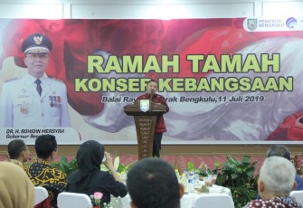 Sekda Nopian Andusti saat memberikan kata sambutan