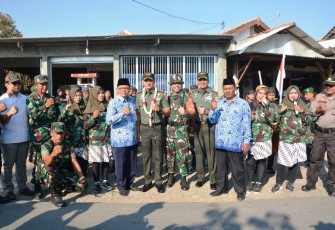 Dansatgas TMMD Kodim 0712/Tegal berpose bersama usai lakukan peninjauan