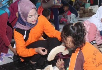 Bupati Brebes Hj Idza Priyanti dalam Gebyar PAUD dan Lomba Kreativitas Anak Usia Dini dalam rangka peringatan Hari Anak Nasional tingkat Kabupaten Brebes tahun 2019