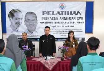 Wakil Bupati Tegal Saat Membuka Pelatihan Upaya Majukan Pariwisata Kabupaten Tegal