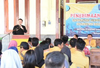 Wakil Bupati Tegal sat menerima mahasiswa Unsoed di Pendopo Kecamatan Balapulang