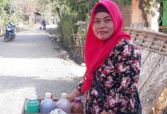 Warnisah pedagang jamu keliling kini dapat tersenyum tak lagi lalui jalan rusak
