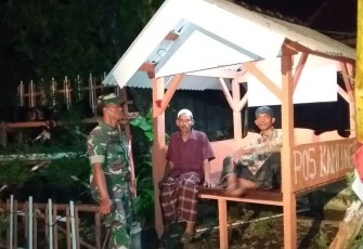 Siskamling bersama jaga keamanan