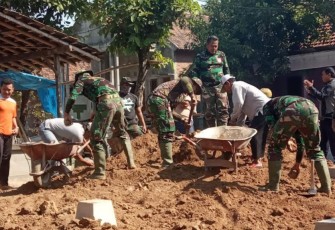 Rehap rumah Mbah Sarni salah satu warga penerima RTLH