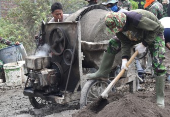 Tingkatkan Kecintaan Rakyat Kepada Tentara Melalui TMMD 
