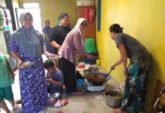 Dandim Apresiasi Srikandi-Srikandi Kalikondang Yang Ambil Peran di TMMD 