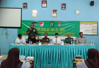 Dansatgas saat berikan arahan me lokasi sekolah program TMMD Non Fisik