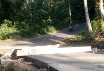 Dana Desa Pagar Dewa Bangun Jalan Rabat Beton