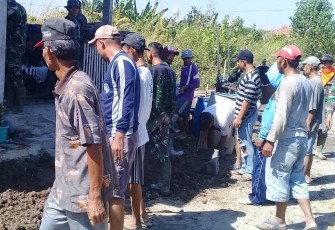 Antusias Warga Hantarkan Kesuksesan TMMD Kalikondang