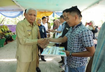 Plt Bupati Asahan Serahkan Bantuan Stimulan Perumahan Swadaya 