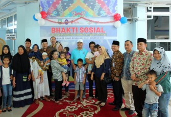 Gubernur Bengkulu Rohidin Mersyah Foto Bersama 