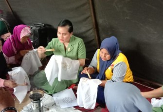 Persit KCK Kodim 05 Tigaraksa Bekali Ibu-ibu Blukbuk Keterampilan Tangan Lain