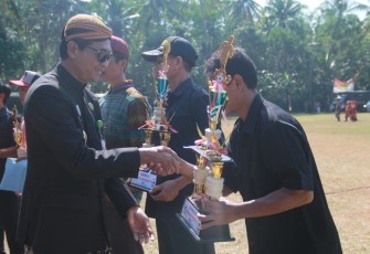 Lomba Tradisional Eggrang Ramaikan Penutupan TMMD Sengkuyung Tahap II 