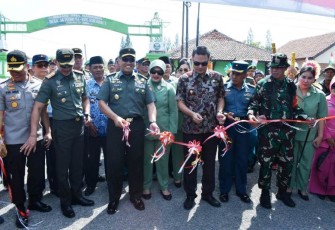 Kasdam IV Diponegoro Gunting Pita Resmikan Hasil Pembangunan TMMD Reguler Tegal