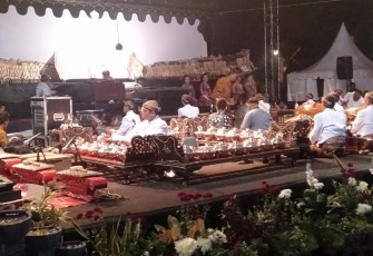 Wayangan Semalam Suntuk Dalam Rangka HUT ke 696 Pati