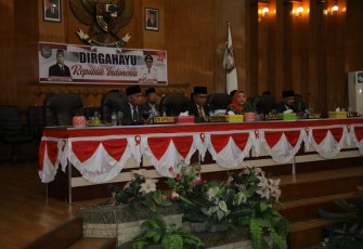 Plt Bupati Asahan Surya Saat Mengikuti Paripurna DPRD Kabupaten Asahan 