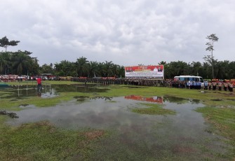 Meskipun Hujan Lapangan Digenangi Air Pembukaan TMMD Ke-105 Berjalan Sukses