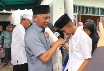 Plt Bupati Asahan Berikan Bantuan Pemakaman Mantan Kepala UPT Dinas PUPR Kistim