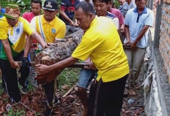 Kodim 0209/LB Laksanakan Karya Bhakti Di Kelurahan Sirandorung