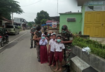Bagikan Masker Kepada Masyarakat