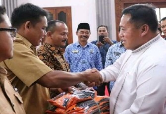 Bupati Mukomuko Choirul Huda  
