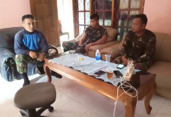 Anggota Satgas TMMD 106 Kodim Cilacap dari Zipur Lakukan Brriefing Sebelum Kerja