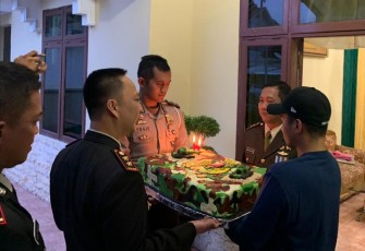 Kapolres Lhokseumawe Datangi Dandim Beri Surprise Ultah HUT TNI ke-74
