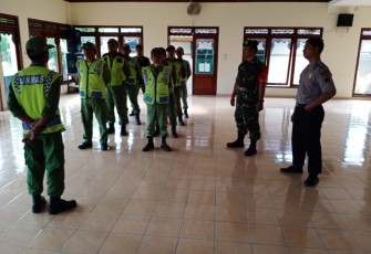 Babinsa dan Bhabinkamtibmas Gembleng Pelatihan PBB kepada Linmas