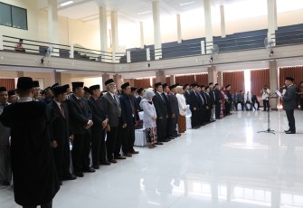 Rektor UIN SGD Bandung Prof. Dr. H. Mahmud, M.Si melantik 180 pejabat baru periode 2019-2023 di lingkungan UIN SGD
