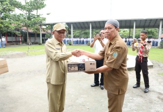 Bupati Asahan Pimpin Upacara di SMA Negeri 1 Air Joman