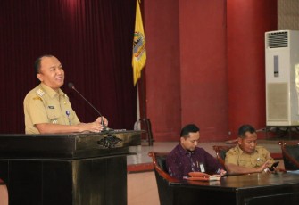 Wakil Walikota Tegal saat memberikan sambutan