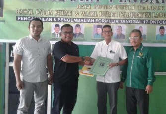 Balon Bupati Ambil Formulir