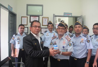 Kepala BNNK Lhokseumawe AKBP Fakhrurrozi SH Foto Dengan Kepala Lapas Kelas II A Lhokseumawe Nawawi 
