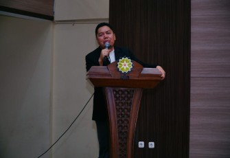 Wakil Rektor I Bidang Akademik Prof. Dr. H. Rosihon Anwar M.Ag. membuka secara resmi acara acara Seminar Nasional Laboratorium Terpadu