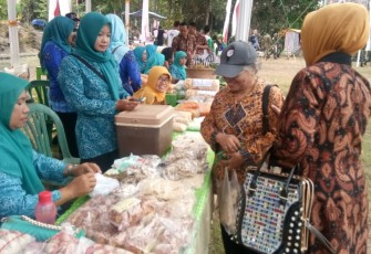 Aneka Panganan Dari Kecamatan Jeruklegi Ikut Hiasi Acara Pembukaan TMMD 106 Kodim Cilacap