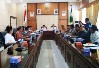 Pj Sekretaris Daerah Hamka Sabri Pimpin Rapat 