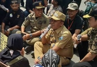 Wakil Walikota Tegal Temui Pendemo