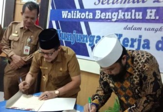 Wali Kota Bengkulu Helmi Hasan Dan Wali Kota Dumai Zulkifli As Teken MoU 