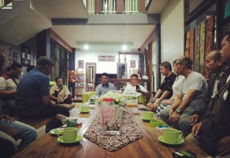 Suasana Konferensi Pers pihak Maxi Brillian Caffe dihadapan awak media terkait kemenangan di PTUN melawan Pemkot Blitar.