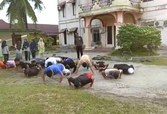 Sejumlah anggota Sat Banser Aceh Singkil yang dibentuk dan dikukuhkan di Island Hotel Singkil.