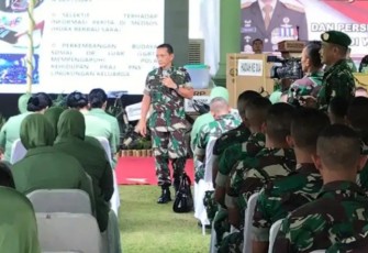 Pangdam I/BB saat memberikan arahan ke prajurit