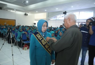 H Surya Kukuhkan Hj Titiek Sugiharti Jadi Bunda PAUD Kabupaten Asahan