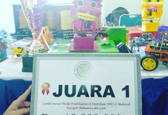 Robot Tahfidz EENBOT